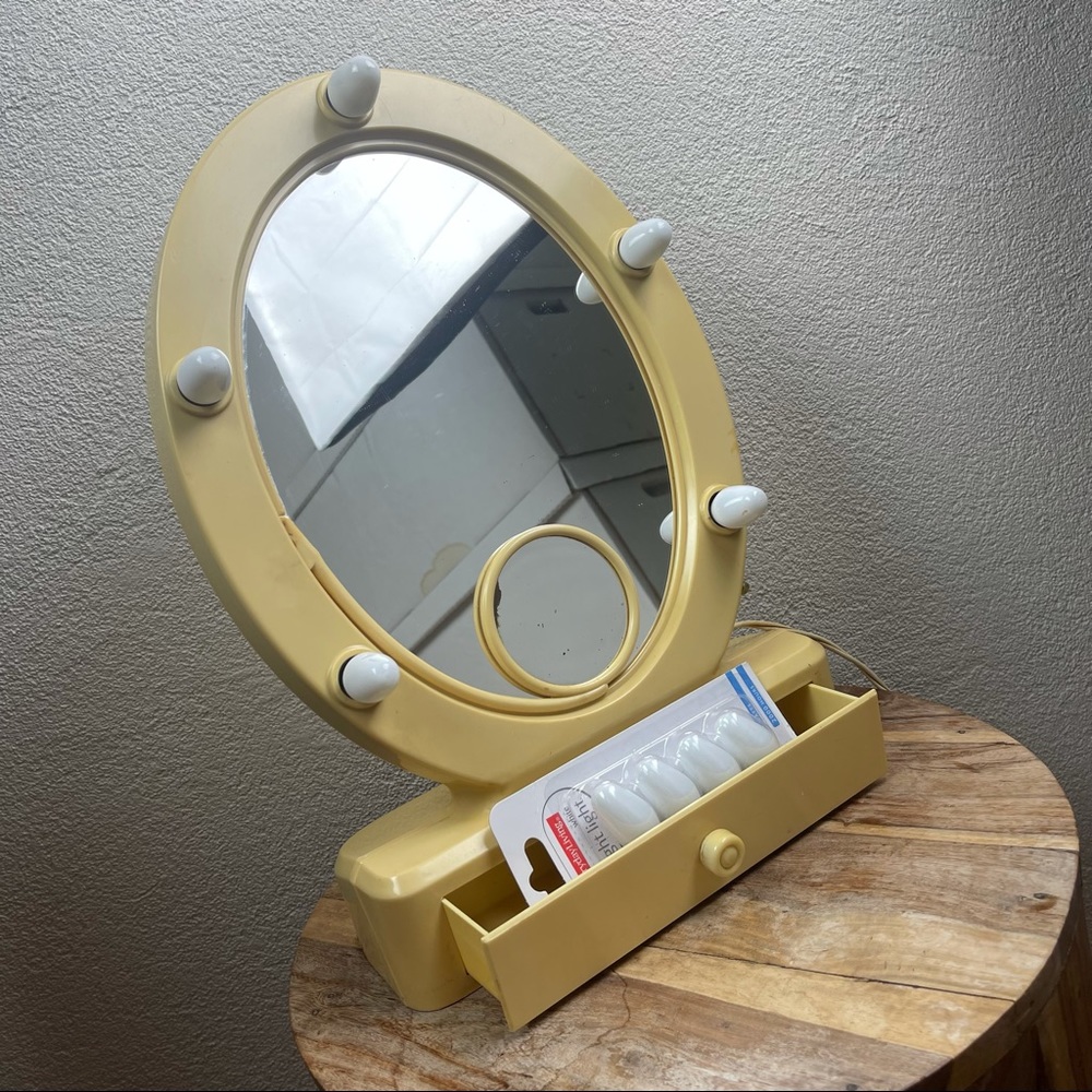 Vintage l 60s Femme-Lite Oval Hollywood Glamour Gal Pinup Lighted Vanity Mirror